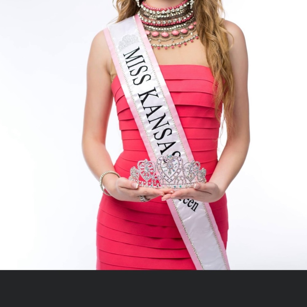 Sherri Hill pink body con mini dress. pageants, formal events, cocktail